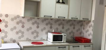 inchiriez apartament 2 camere zona Piata Mica