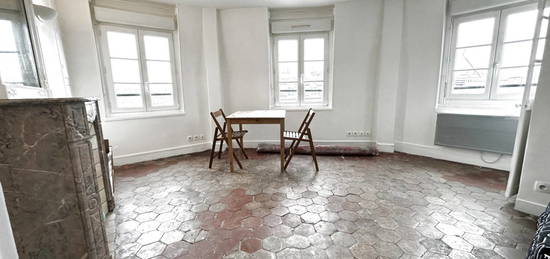 Studio meublé  à louer, 1 pièce, 19 m², Étage 5/5