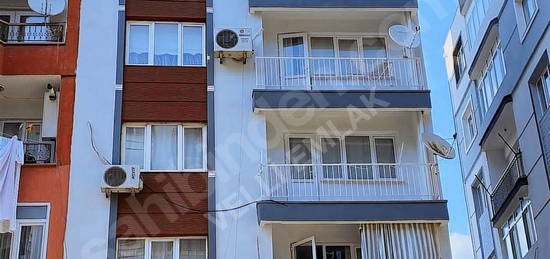 AYNİALİ MAHALLESİ CADDEDE FUL TADİLATLI SATILIK 2+1 ARAKAT DAİRE