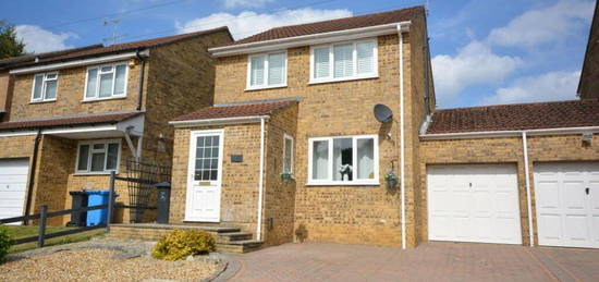 3 bedroom link detached house for sale