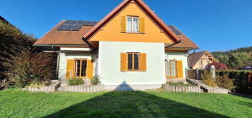 Einfamilienhaus komplett unterkellert in sonniger ruhiger Lage mit Doppelcarport zu vermieten