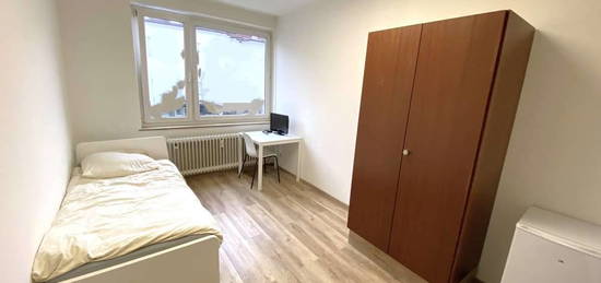 Zimmer mit eigenem Bad und kleiner Küche in der City von Neu-Ulm