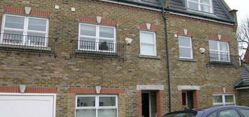 3 bedroom terraced house to rent