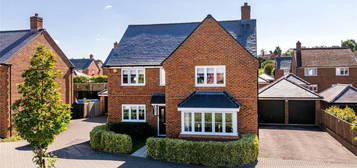 5 bedroom detached house for sale