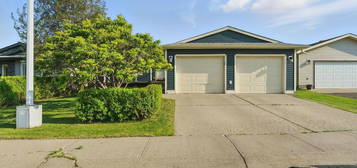 60 Howson Cres NW, Edmonton, AB T5A 4T6