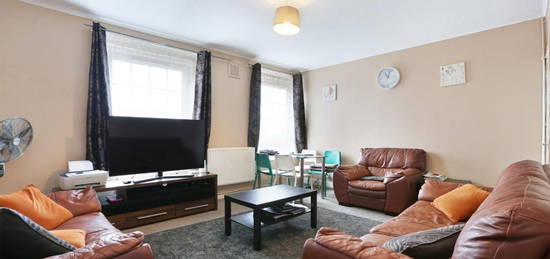 Flat for sale in Staveley House, Turnham Road, London SE4