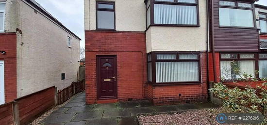 3 bedroom semi-detached house