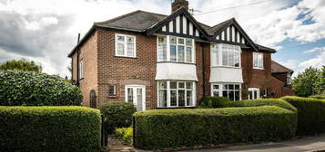 3 bedroom semi-detached house