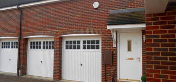 2 bed detached house to rent