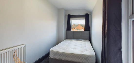 Property to rent in Medley Street, Castleford WF10