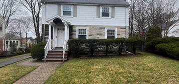 54 Mystic St, Medford, MA 02155