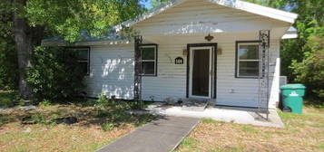 506 Fayard St, Waveland, MS 39576