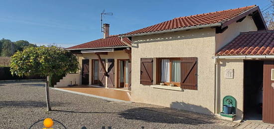 Maison de plain pied avec jardin de 1217m² à Laroque d'Olmes en Ariège