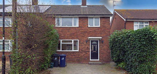 End terrace house to rent in Evesham Close, Greenford UB6