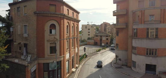 Quadrilocale via Trento 83, Centro, Macerata