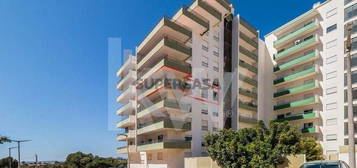 Apartamento T2 com varanda sito na Urbanização Vista Mar e Serra, Alvor