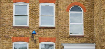 2 bed flat to rent