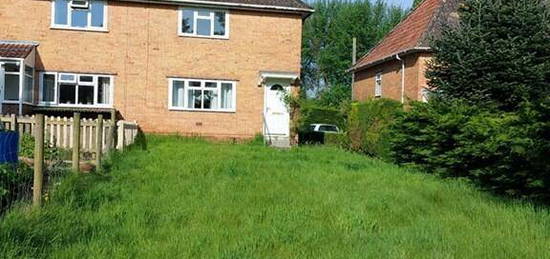 3 bedroom semi-detached house