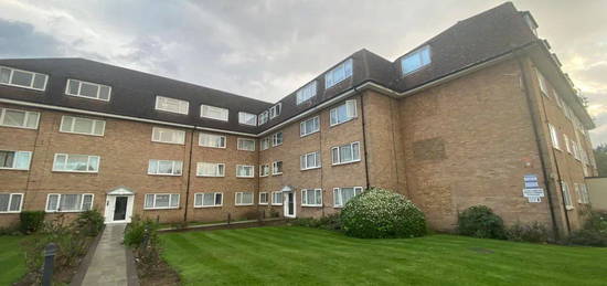 Flat to rent in Linden Grove, New Malden KT3