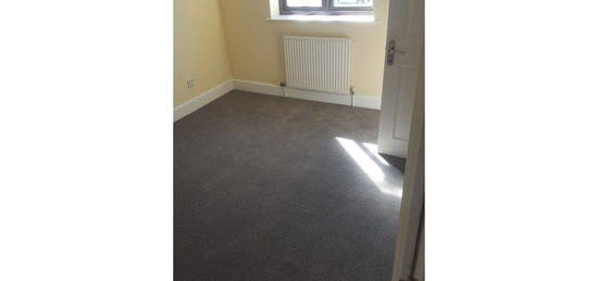 Flat to rent in Spithead Heights, Southsea PO4