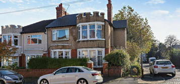 5 bedroom semi-detached house for sale