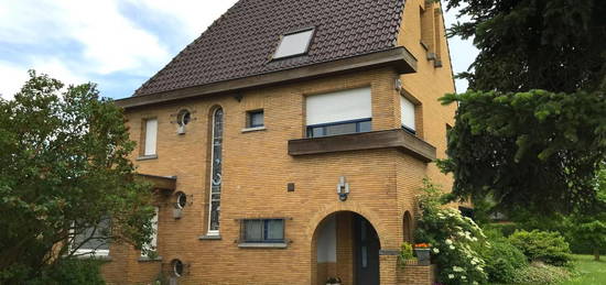 Maison  à vendre, 8 pièces, 5 chambres, 230 m²