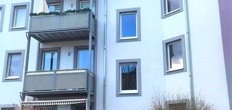 Gemütliche 4 Raum Wohnung mit Balkon sucht Nachmieter in Fermersleben.