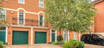 4 bedroom town house for sale