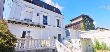 Vente maison 9 pièces 203 m²