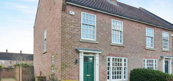 3 bedroom semi-detached house to rent