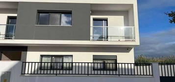 Apartamento duplex T4