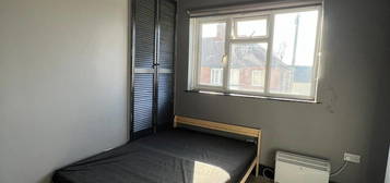 Flat to rent in Silver Street, Coalville LE67