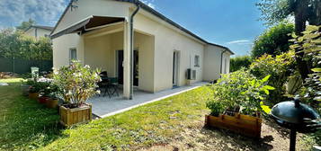 Villa de plain-pied  à vendre, 4 pièces, 3 chambres, – m²