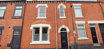 4 bedroom terraced house for sale