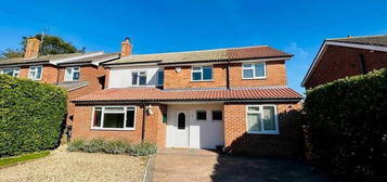 4 bedroom detached house to rent