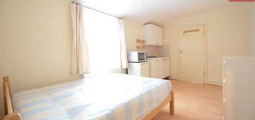 Studio to rent in Trehurst Street, Homerton, Hackney E5