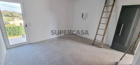 Apartamento T1 com sótão para venda no Algoz, em Silves.