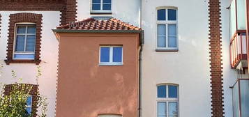 Großes Stadthaus mit Dachterrasse sucht Familie