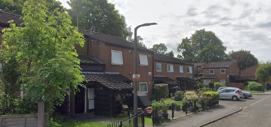 Flat to rent in Hartington Close, Manchester M41