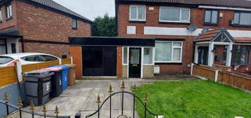 3 bed semi-detached house to rent