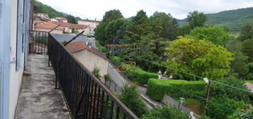 Loue St Affrique, appartement avec balcon