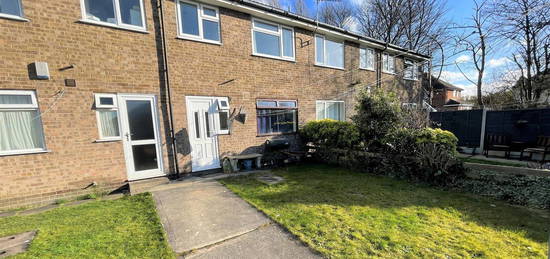 Flat to rent in Turnberry View, Alwoodley, Leeds LS17