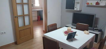 Piso en venta en Cortes - Huertas