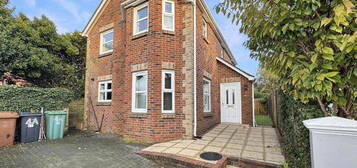 3 bedroom detached house