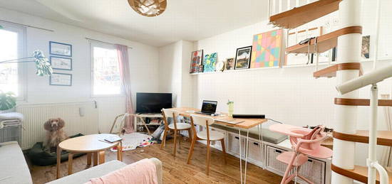 Flat to rent in Carysfort Road, Stoke Newington N16