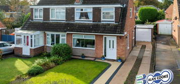 3 bedroom semi-detached house for sale