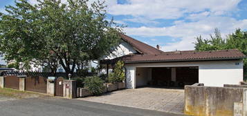 Schmuckes Eigenheim im "Landhaus-Stil" mit potenzieller Einliegerwohnung in guter Lage! Sofort beziehbar!