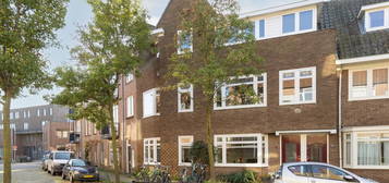 Bakhuizen van den Brinkstraat 4