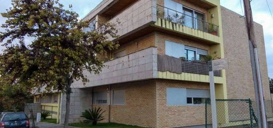 Apartamento T3 á venda Nogueira e Silva Escura