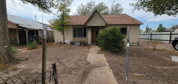 616 S Atkinson Ave, Roswell, NM 88203